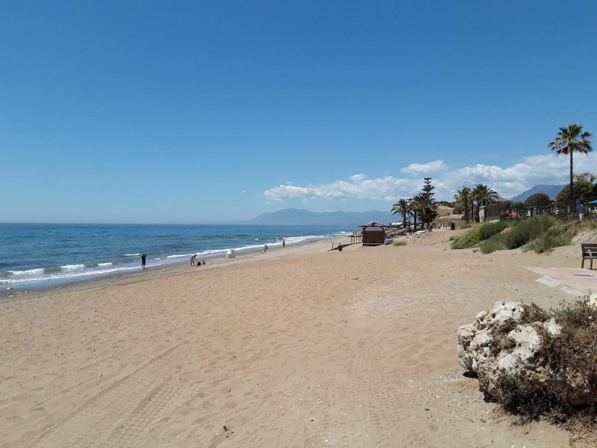 Beachfront Neptuno I, Complex,Views,Pool,Garden, Elviria Marbella Eksteriør bilde