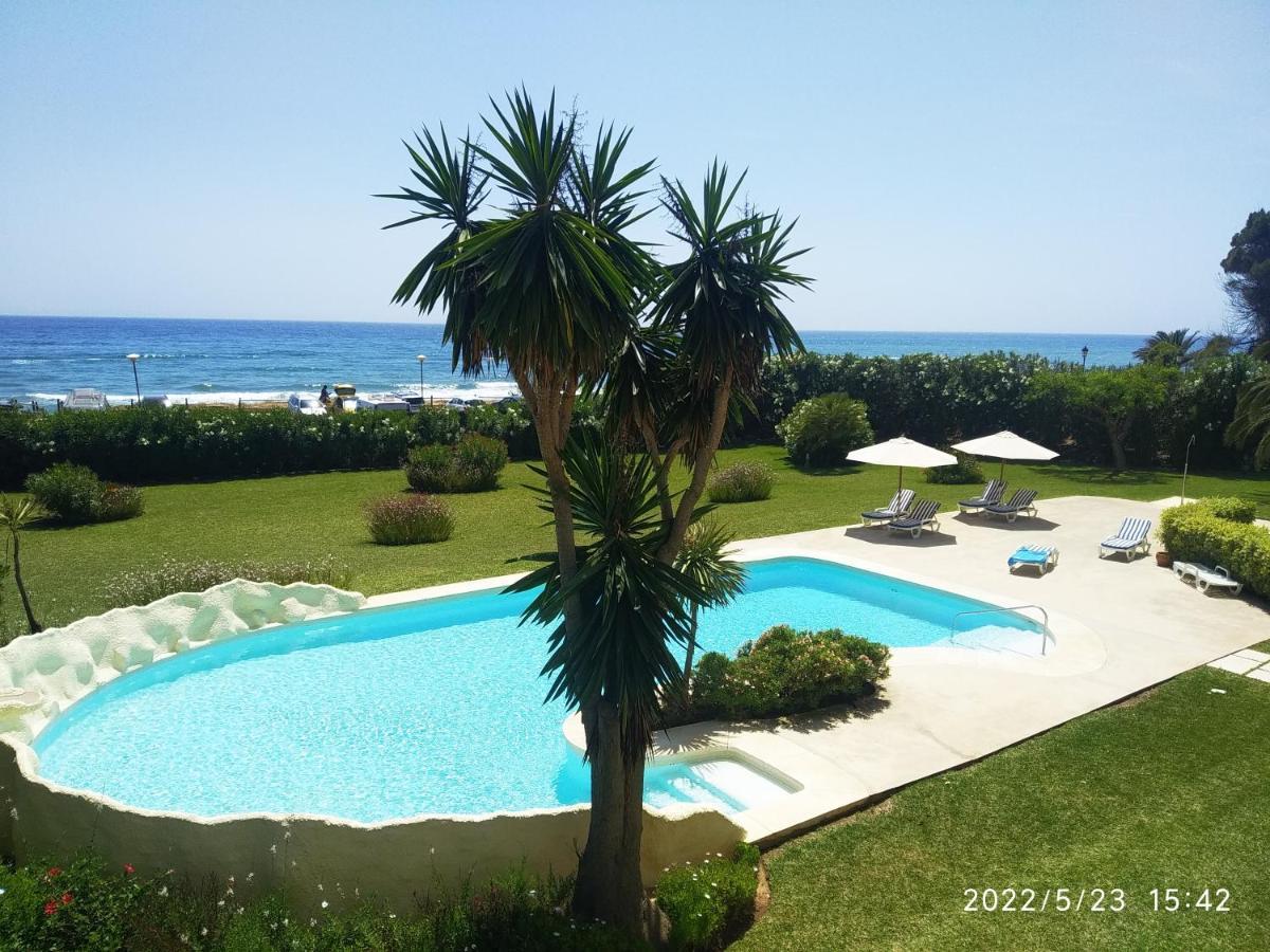 Beachfront Neptuno I, Complex,Views,Pool,Garden, Elviria Marbella Eksteriør bilde