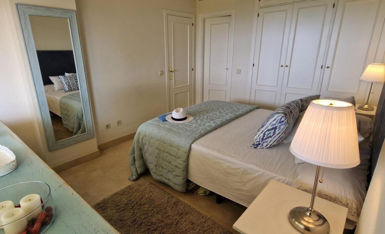 Beachfront Neptuno I, Complex,Views,Pool,Garden, Elviria Marbella Eksteriør bilde