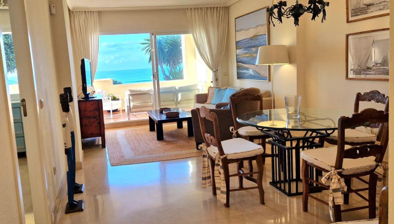 Beachfront Neptuno I, Complex,Views,Pool,Garden, Elviria Marbella Eksteriør bilde