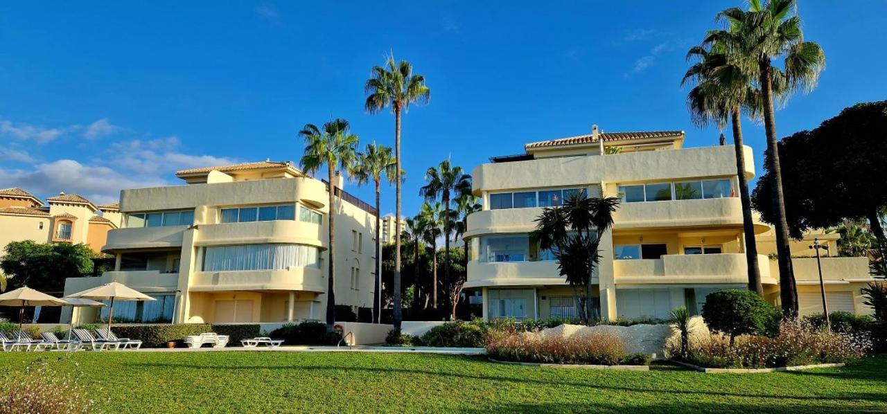 Beachfront Neptuno I, Complex,Views,Pool,Garden, Elviria Marbella Eksteriør bilde