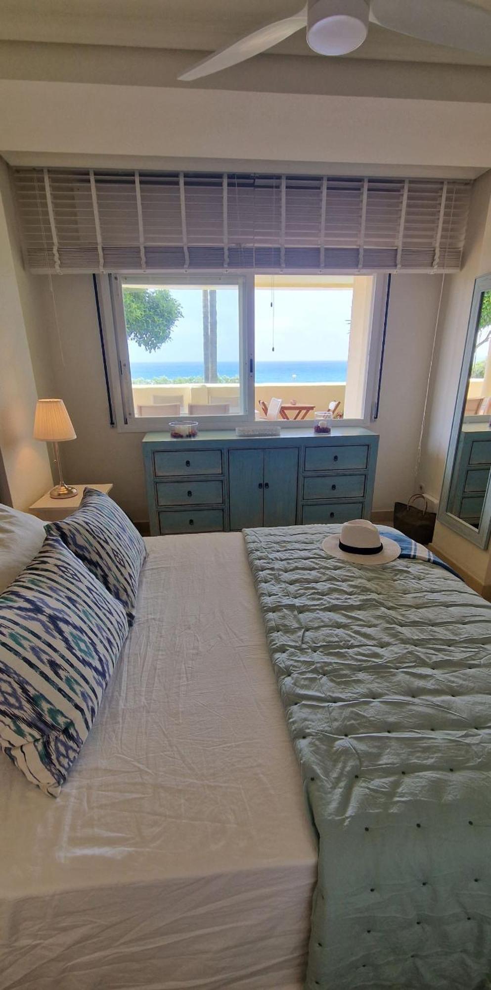 Beachfront Neptuno I, Complex,Views,Pool,Garden, Elviria Marbella Eksteriør bilde